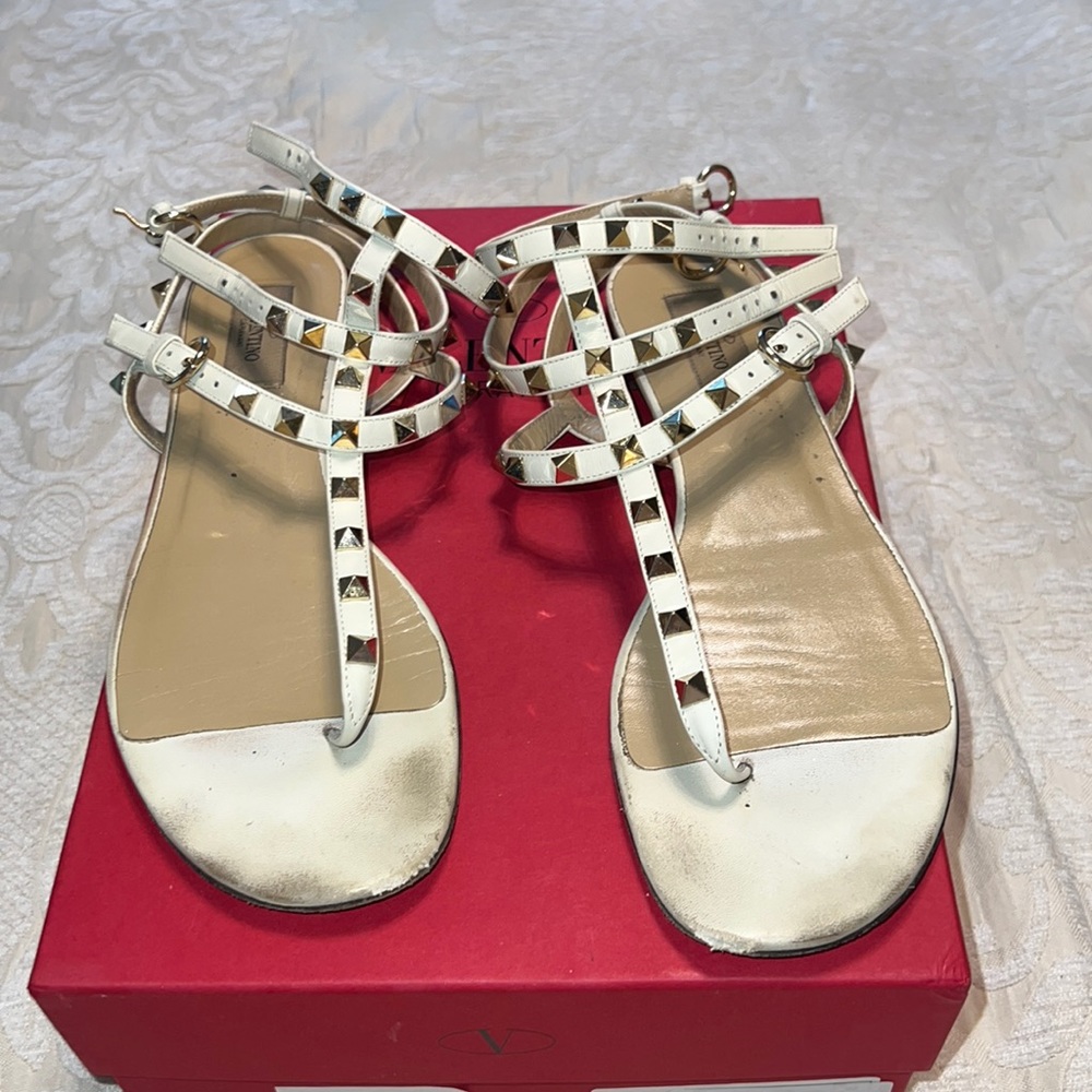 Valentino Garavani rock stud flip flops